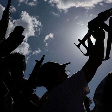 Houthi Rebels Seize Strategic Yemeni Port Amid Tensions
