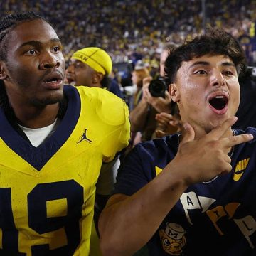 Controversial Ending Leads to Michigan’s Dramatic Victory