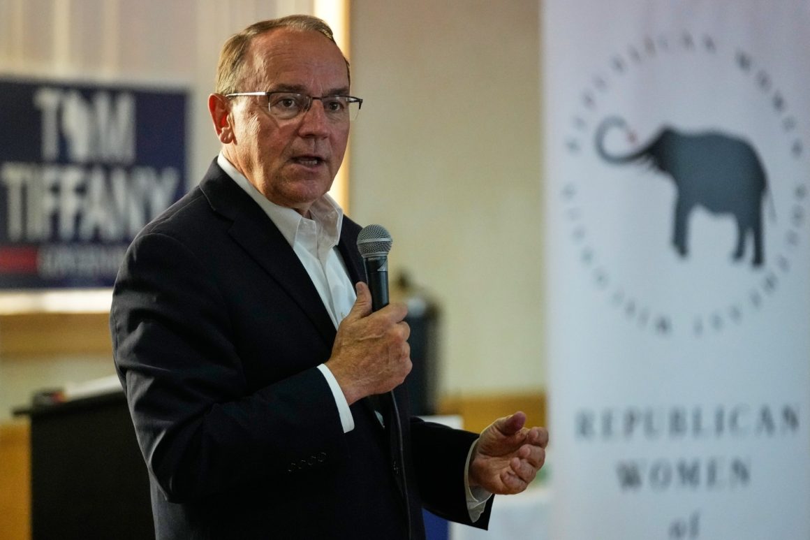 Wisconsin GOP Governor Candidate Survives Emergency Plane Landing