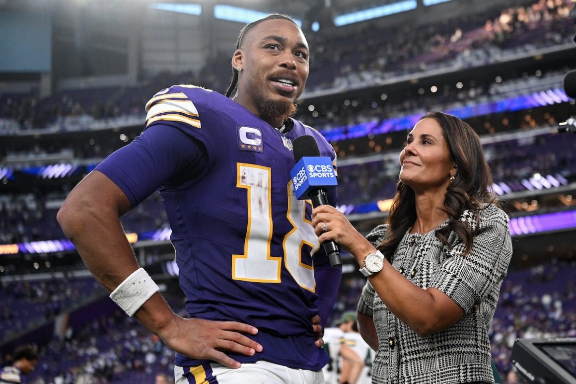 Vikings Secure Victory Against Packers Despite Murray’s Injury