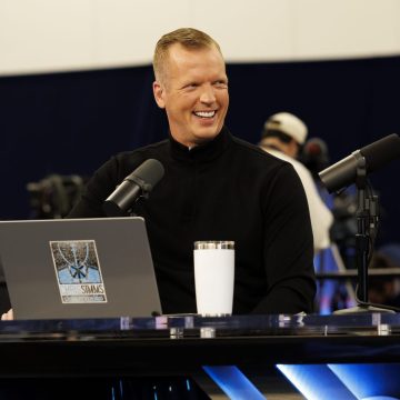 Chris Simms Apologizes for Controversial Comment During Oregon-USC Game