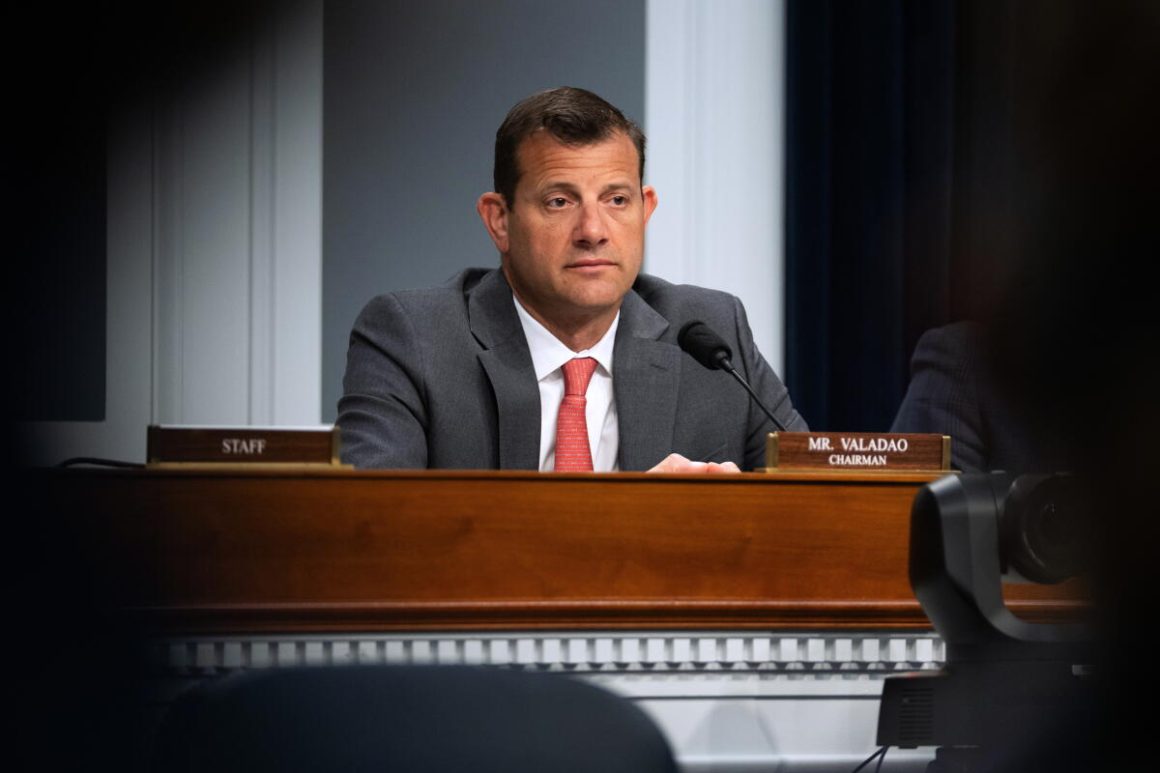 5cb0d28d-b6f9-4830-aa52-2316d65621f8 Immigration Debate Shaping 2024 Midterm Election Messaging
