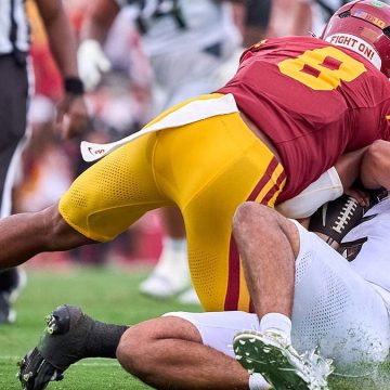 USC Linebacker Suspended for Dangerous Hit