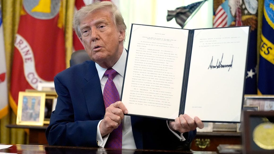 New Yorkers React to Trump Renaming Lake Ontario