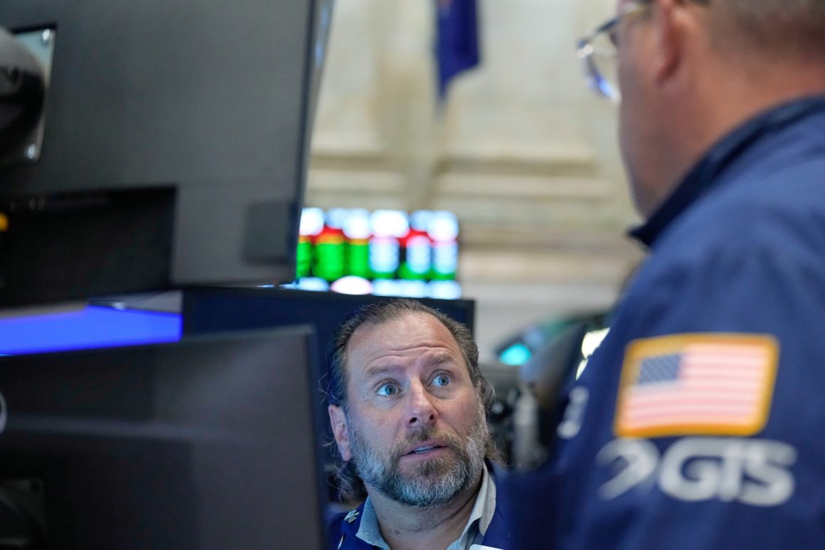 Wall Street Rises as Oil Prices Cool and Consumer Sentiment Wavers