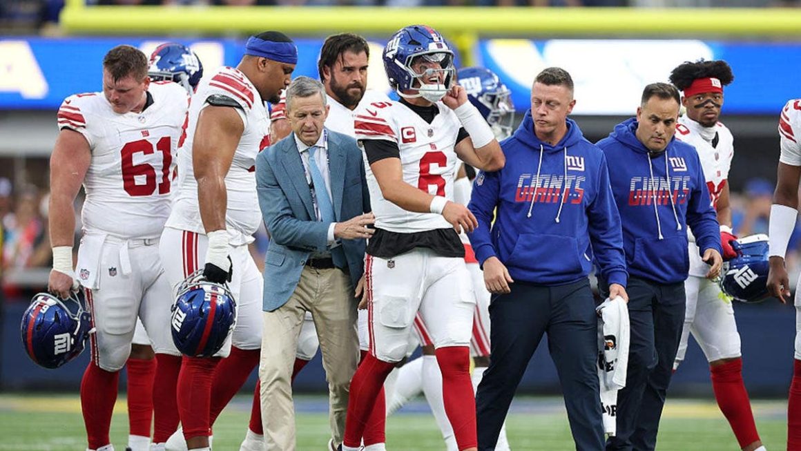 78f44c18-6cd5-4228-818e-ceeaeb453edd New York Giants Face Injury Concerns with Quarterback Jaxson Dart