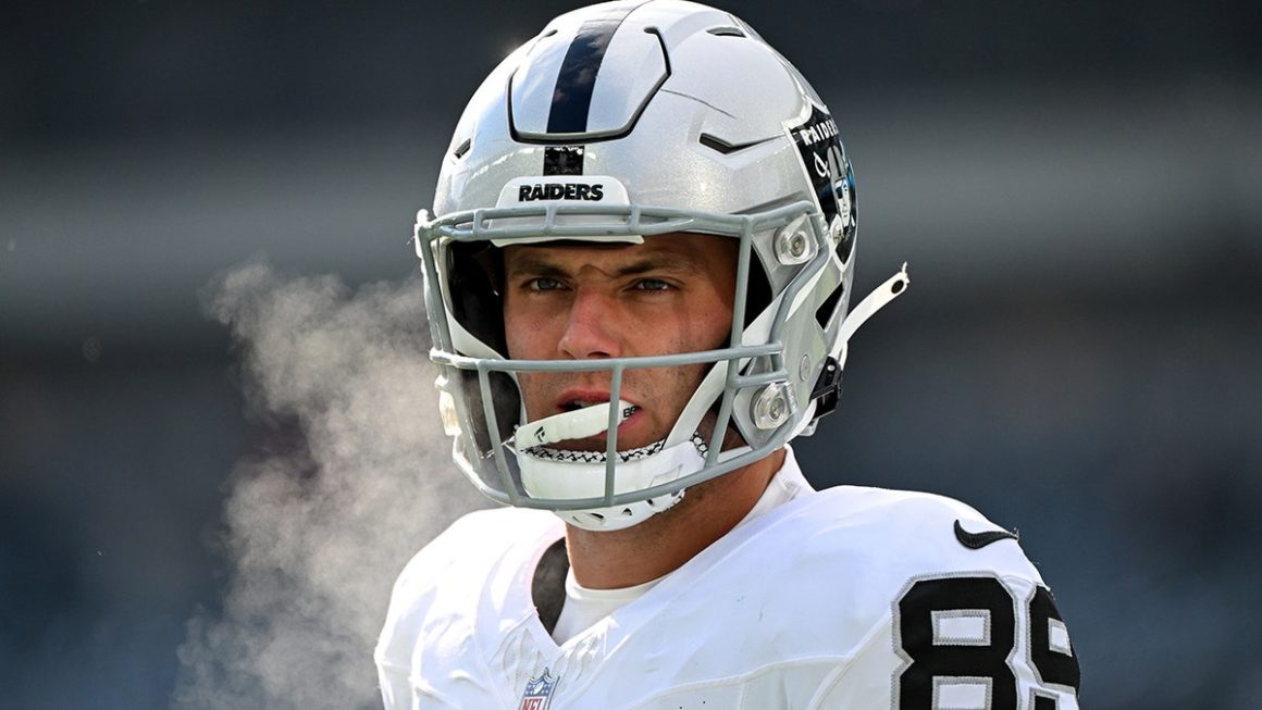 Raiders’ Brock Bowers Faces Short-Term Absence, Impacting Fantasy Football