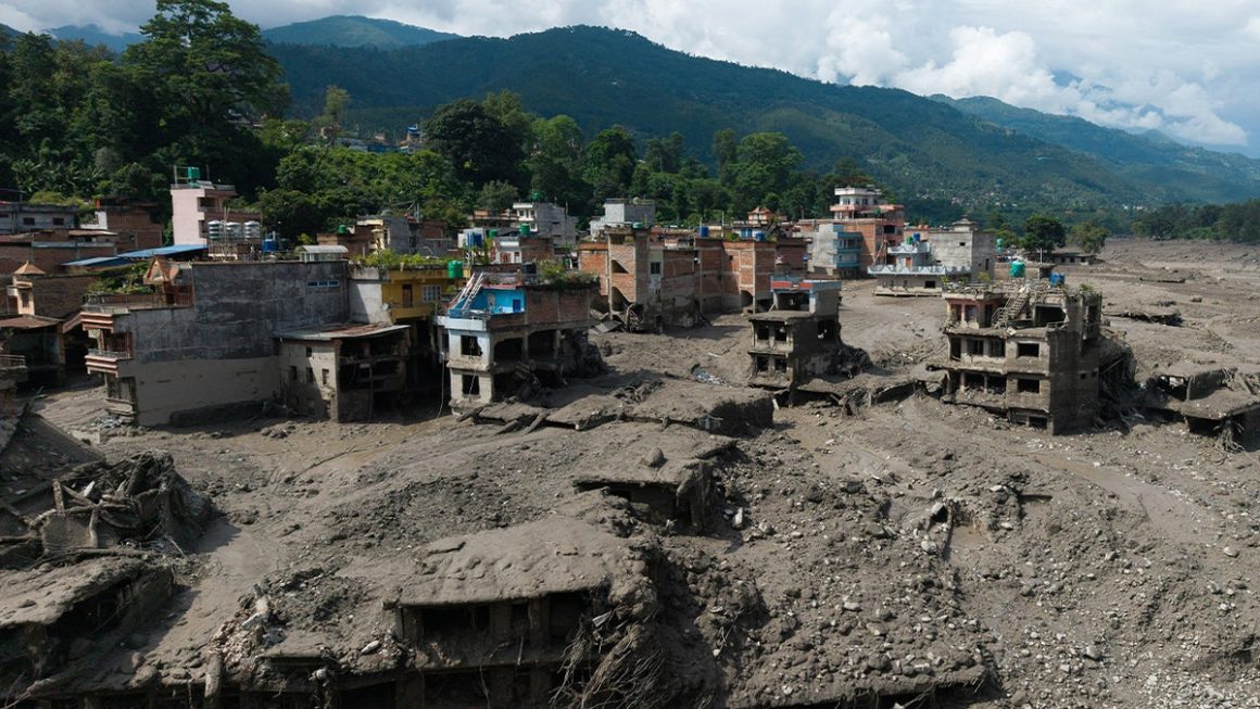 964a5ce5-b023-417a-8e64-13ad60bfc395 80 Americans Missing After Himalayan Flood, Death Toll Rises in Nepal