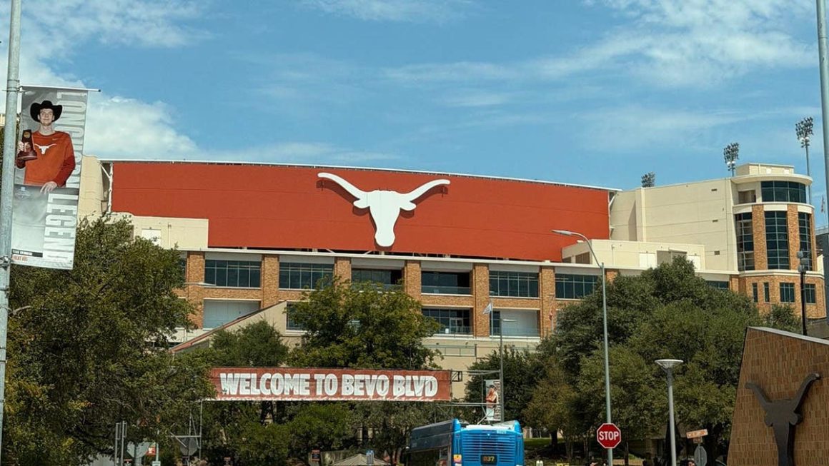 Texas Longhorns vs. Ohio State Buckeyes: Anticipated Showdown in Austin