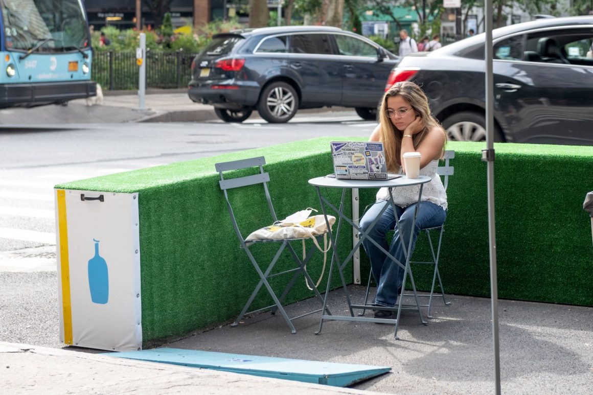 Gen Z Workers Surpass Millennials in Earnings and Employment