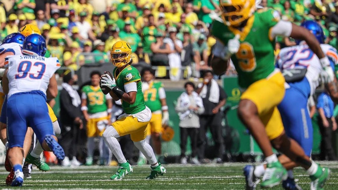 Oregon Ducks Survive Boise State Challenge in Season Opener