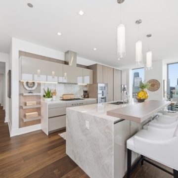 Luxury Condo in Chicago’s Wacker Drive Offers Stunning City Views