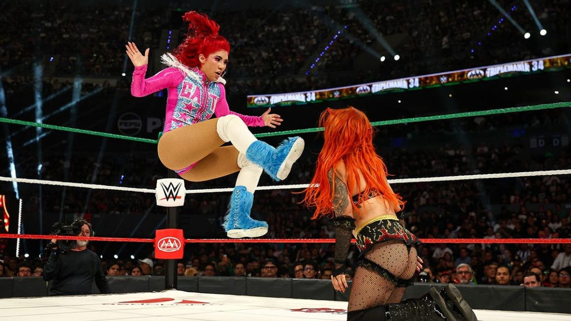 La Catalina Takes Reina de Reinas Championship at Triplemania 34
