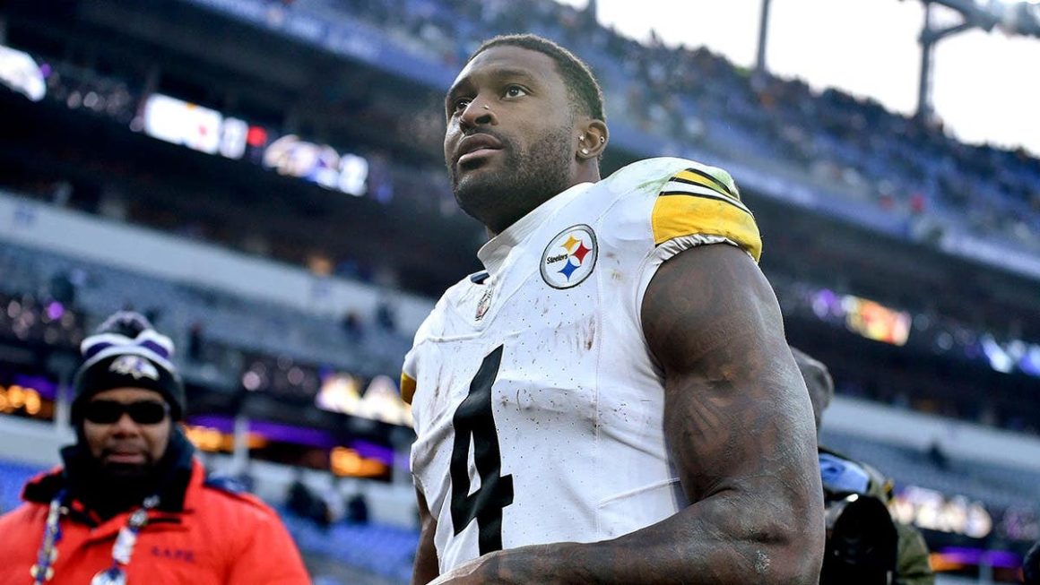 DK Metcalf and Aaron Rodgers Share Interest in Conspiracy Theories