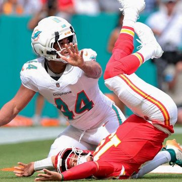 e573ac73-60ed-408d-bd20-1df5571b8baa Miami Dolphins and the Controversial Roughing the Passer Penalty