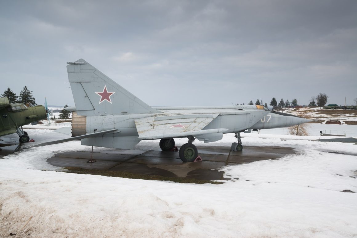 Defection and Intelligence Gifts: Reflections on Cold War Legacy and Modern Departures