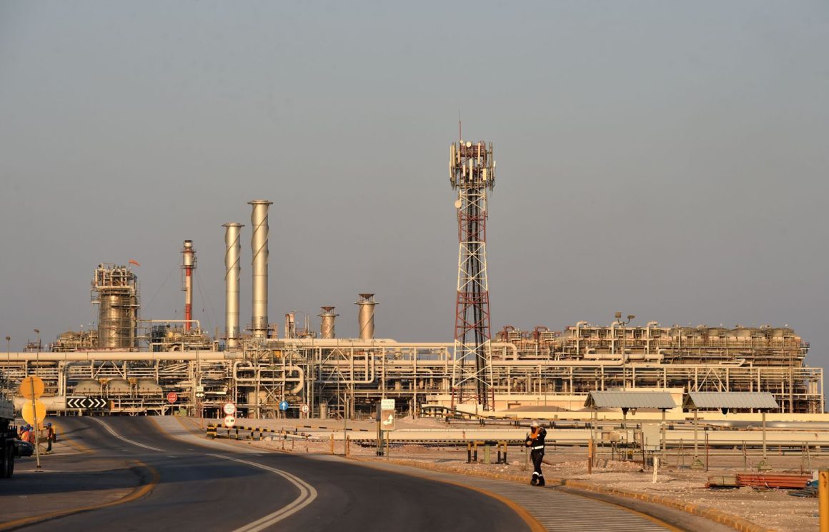 Saudi Arabia’s Oil Export Threat Amid Pipeline Shutdown