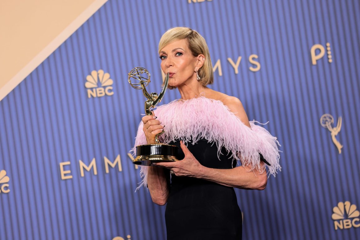 f33669e2-55c3-42aa-bb21-9f3fcc41607f Emmy Awards Night: Celebrations and Memorable Moments