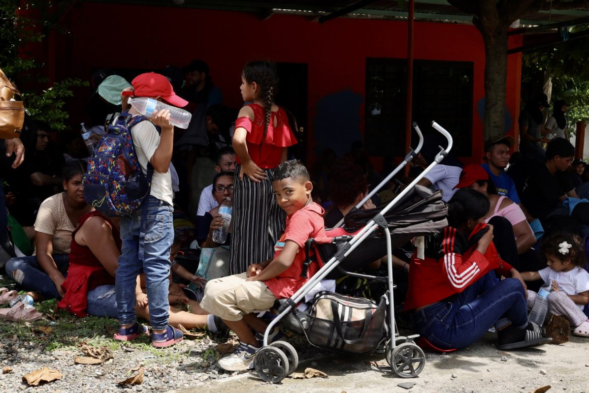 Migrant Caravan Heads North Toward U.S. Border