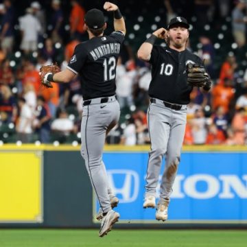 White Sox Advance to ALDS After Sweeping Astros
