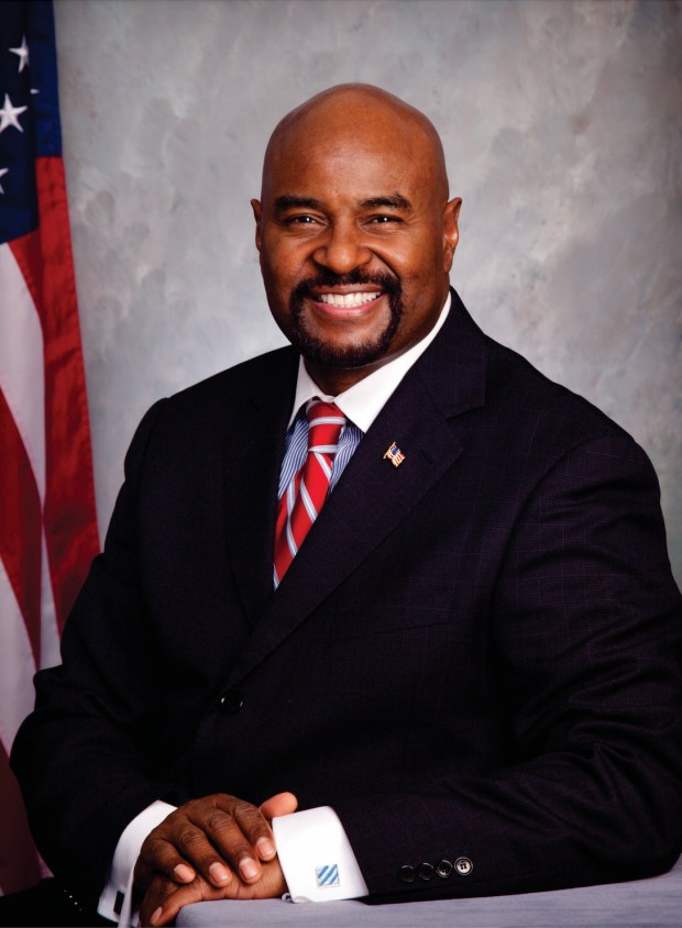 06274bcc-5d33-4411-a4f0-9a2491b7306d Lake County Clerk Election: Veteran Democrat Faces Republican Challenger