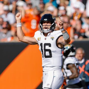Trevor Lawrence Achieves Milestone in Jaguars’ Victory Over Bengals