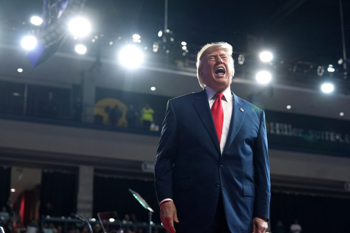 Trump’s $5,000 Check Proposal Faces Criticism and Legal Questions