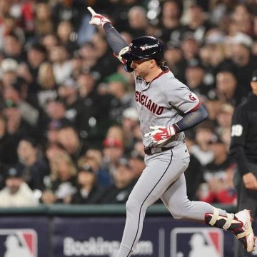 White Sox Fall Short in Game 4 Against Guardians
