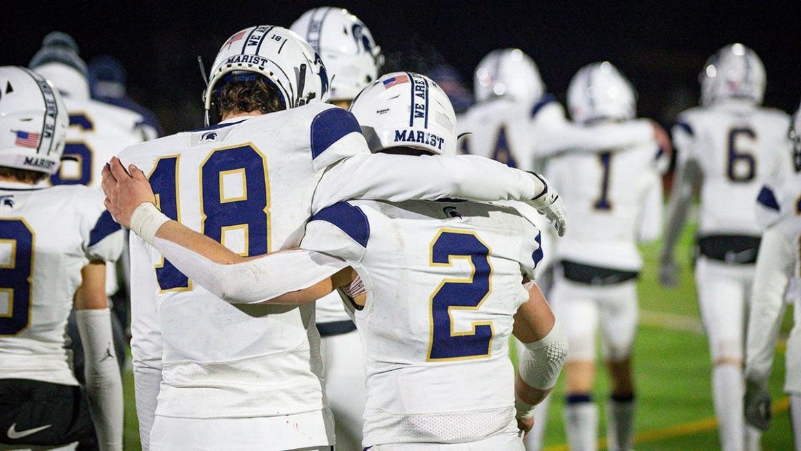 19457163-5137-4b2c-b1f1-ec6237b5135f Oregon High School Football Coach Fired After Controversial Game