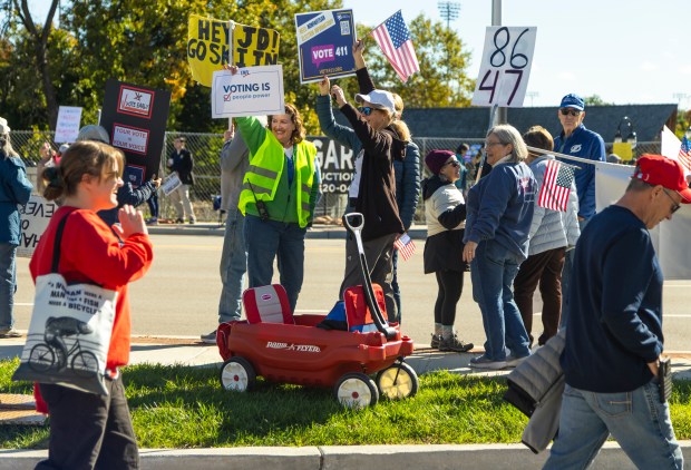 2306b1cb-a3fb-44f5-a075-1310799d54a8 Naperville Rally Emphasizes Early Voting in Midterm Elections