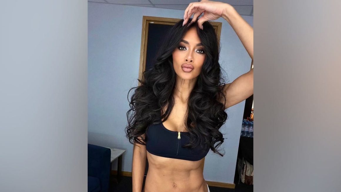 2e749a73-6241-4de4-8be5-41fb9114a48a Nicole Scherzinger Shares Behind-The-Scenes Details of Touring with the Pussycat Dolls