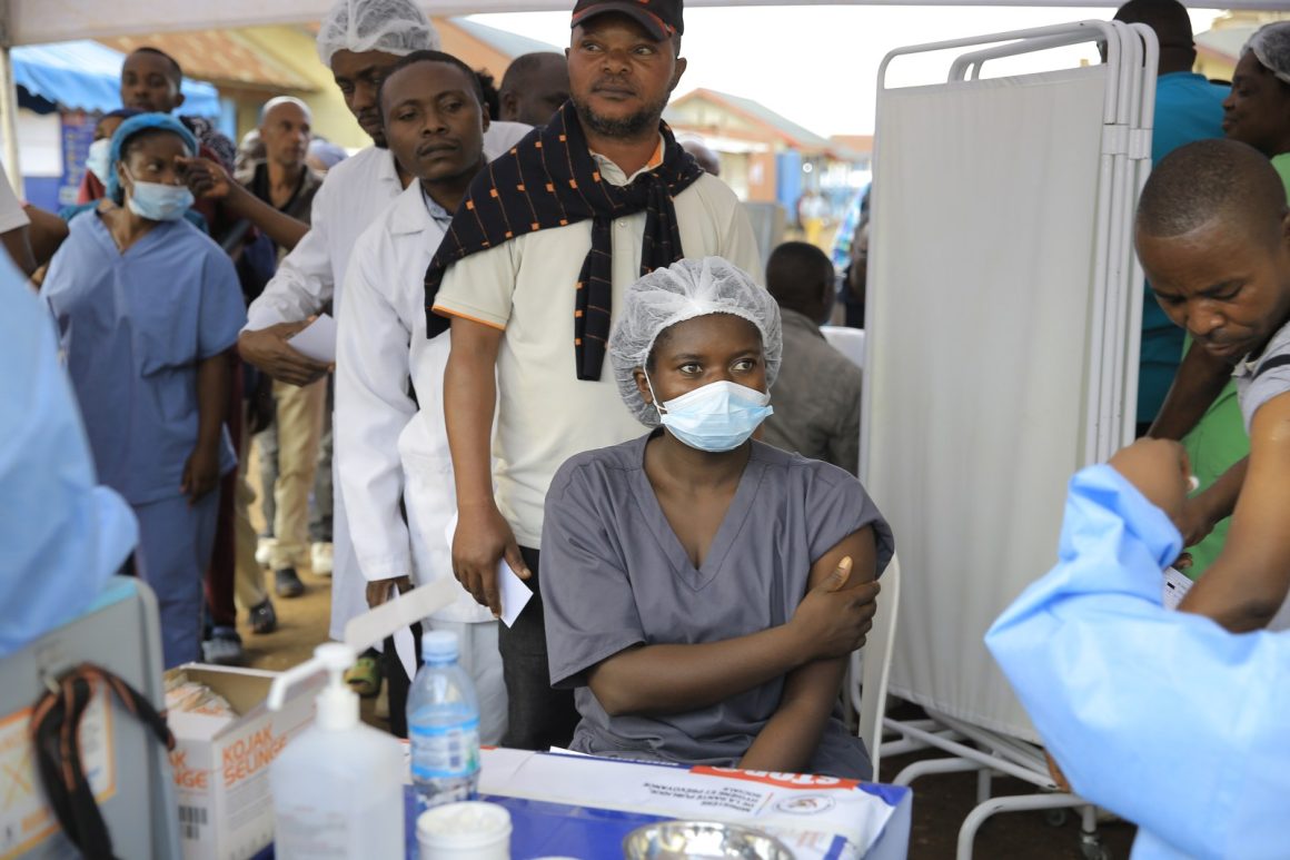 Ebola Cases in Nigeria and Kenya Amid African Outbreak