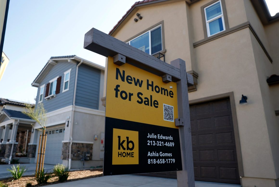 Prospects for Falling Mortgage Rates Remain Uncertain Amid Economic Challenges