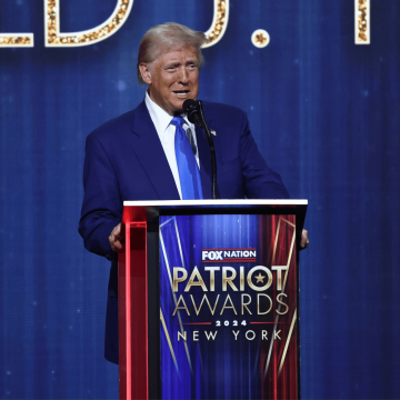 Trump Criticizes Fox News Over Rally Coverage