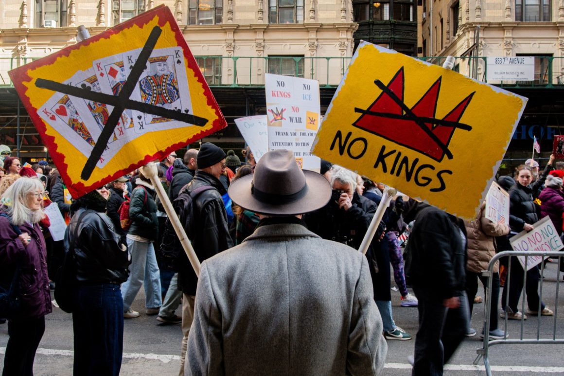 Nationwide ‘No Kings’ Events Encourage Early Voting Ahead of Midterms