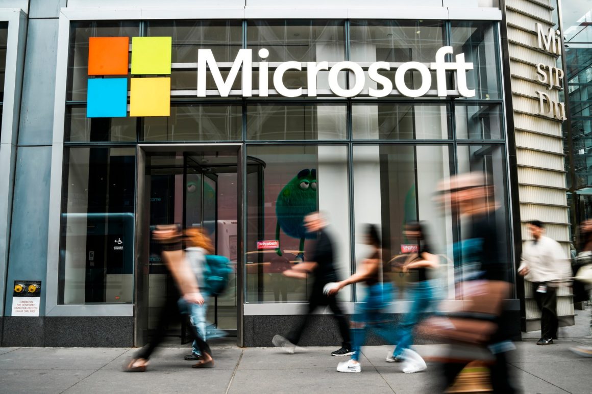 Trump Administration Halts Green Card Pathway for Tech Giants