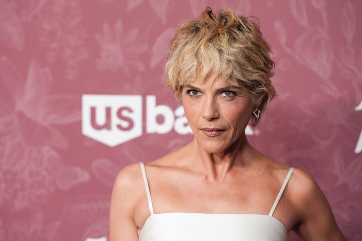 438ffee4-5c0e-4a0a-9070-ba10147f41a4 Selma Blair Arrested After Alleged Mid-Flight Incident