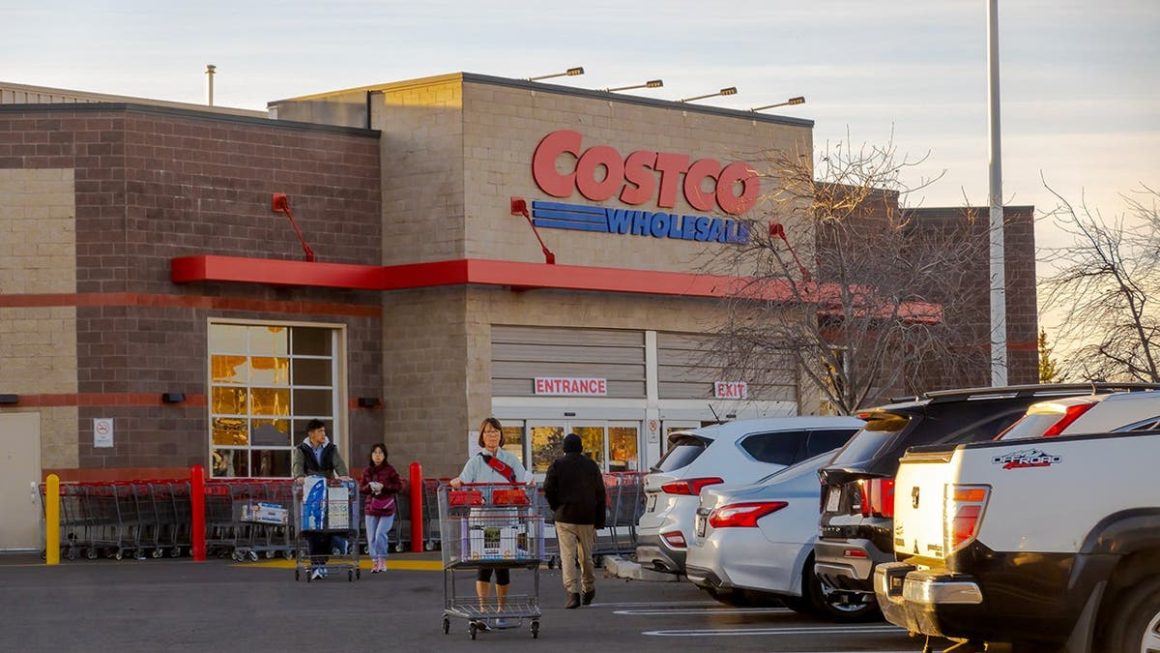 Disneyland Visitors Can Save with a New Costco Ticket Bundle