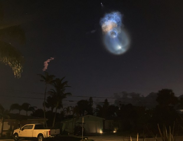5307c12c-8128-464d-88e4-6461dd37949a SpaceX CRS-35 Mission Illuminates Skies with Sonic Boom and Space Jellyfish Effect
