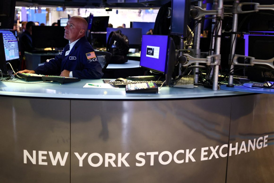 September Sees Job Market Shifts Amid AI and Interest Rate Challenges