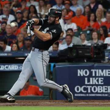 White Sox Advance to ALDS After Beating Astros in Wild-Card Series