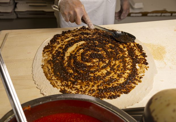847004bb-ca26-4b4a-a1b7-c5a8b96bde76 Italian Fiesta Pizzeria: A Legacy Serving Chicago’s Tastes