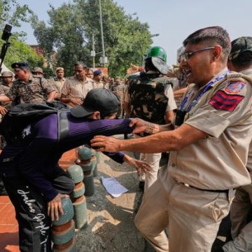 Indian Security Clampdown Quashes Youth Protest in New Delhi