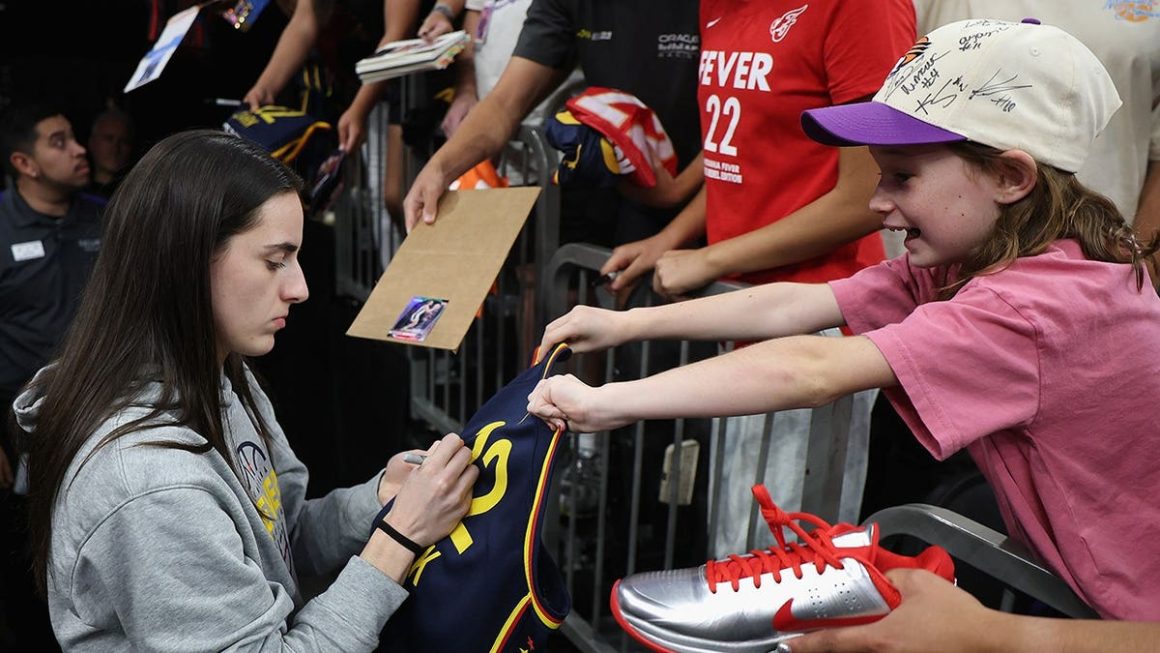 Caitlin Clark’s Approach to Social Media and Fan Interaction