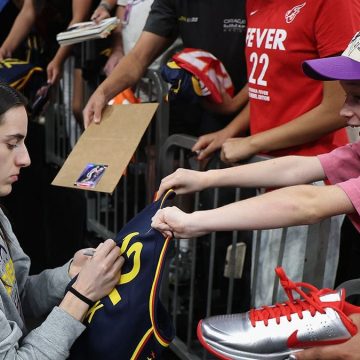 Caitlin Clark’s Approach to Social Media and Fan Interaction