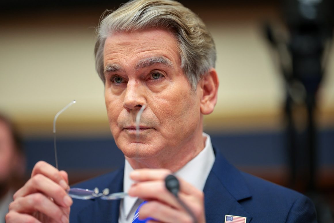 Tensions Rise Between U.S. and Ukraine Over Intelligence Sharing