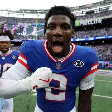 Giants Secure NFC East Lead with Defensive Heroics