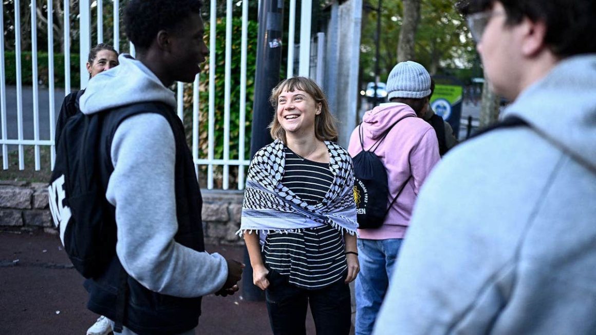 d9c52e78-3808-495b-a0bc-ee33fc7b0d8c Greta Thunberg Joins Protests in France Amid Nationwide Education Reform Demands