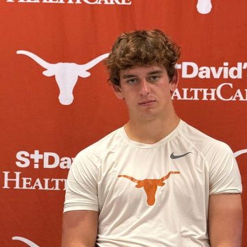 Texas Coach’s Comments Intensify Spotlight on Arch Manning