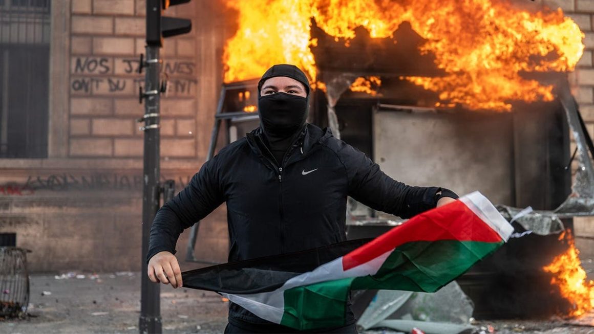 France Expands Curfews to Curb Violent Riots